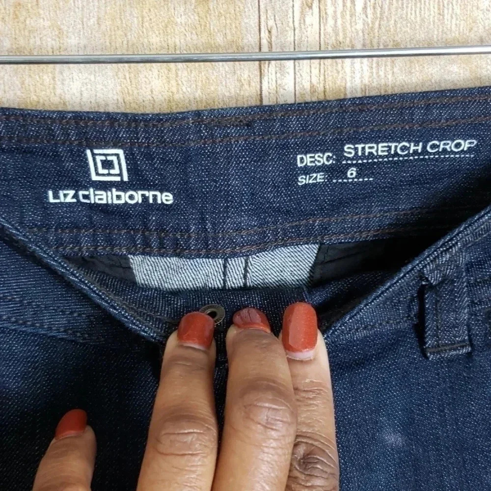 Liz Claiborne | Stretch Crop | Size 6 - Picture 5 of 6